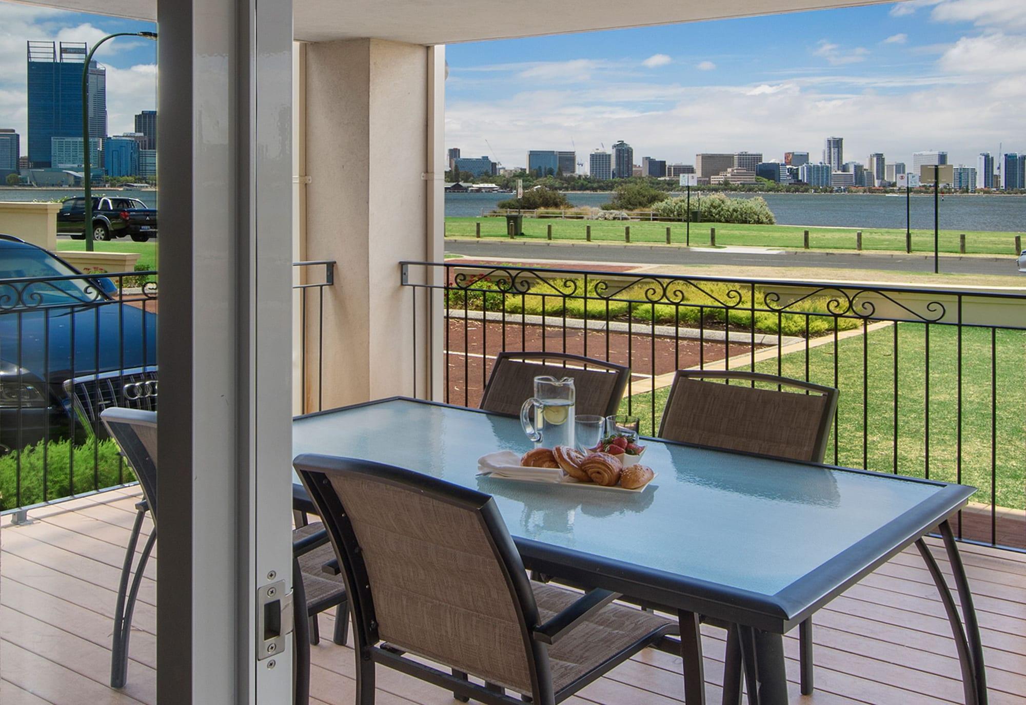 The Peninsula Riverside Serviced Apartments Perth Eksteriør billede