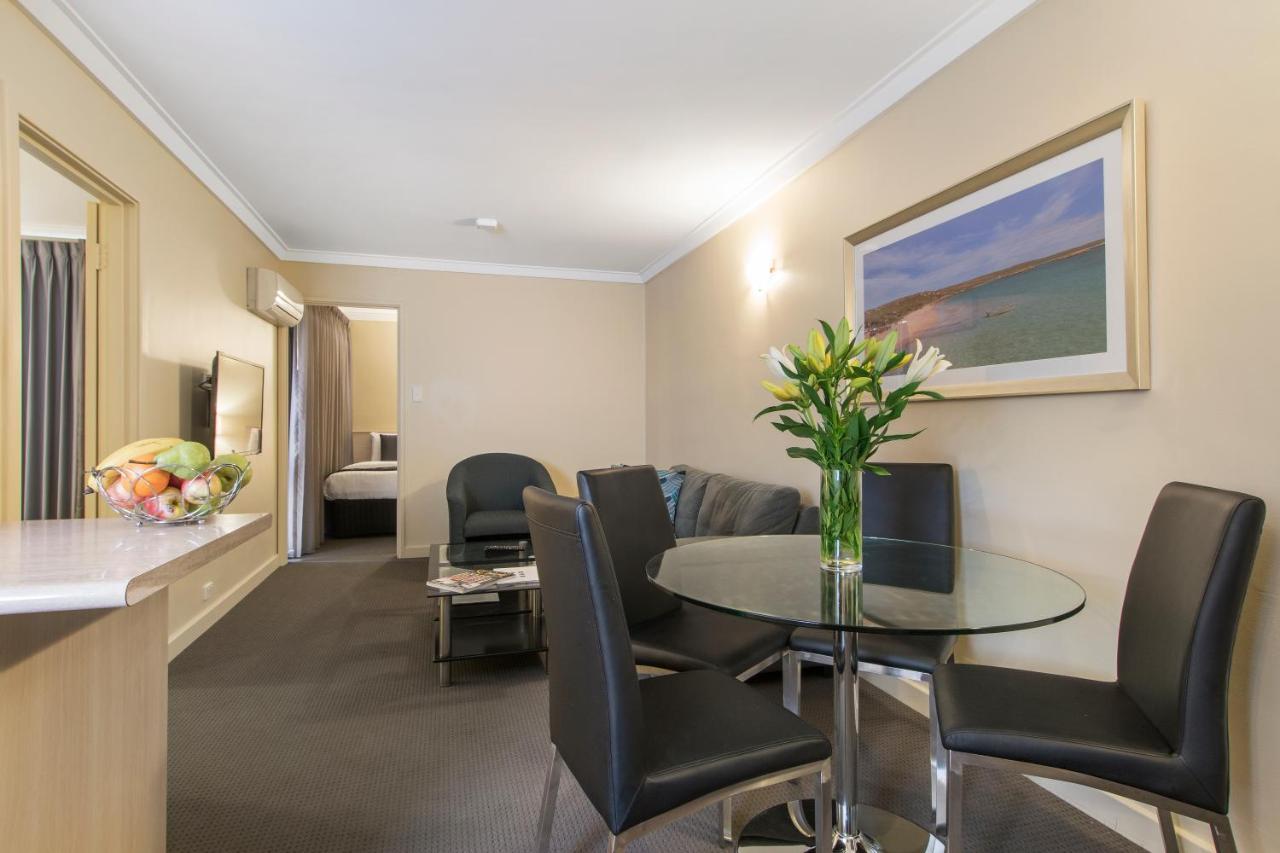 The Peninsula Riverside Serviced Apartments Perth Eksteriør billede