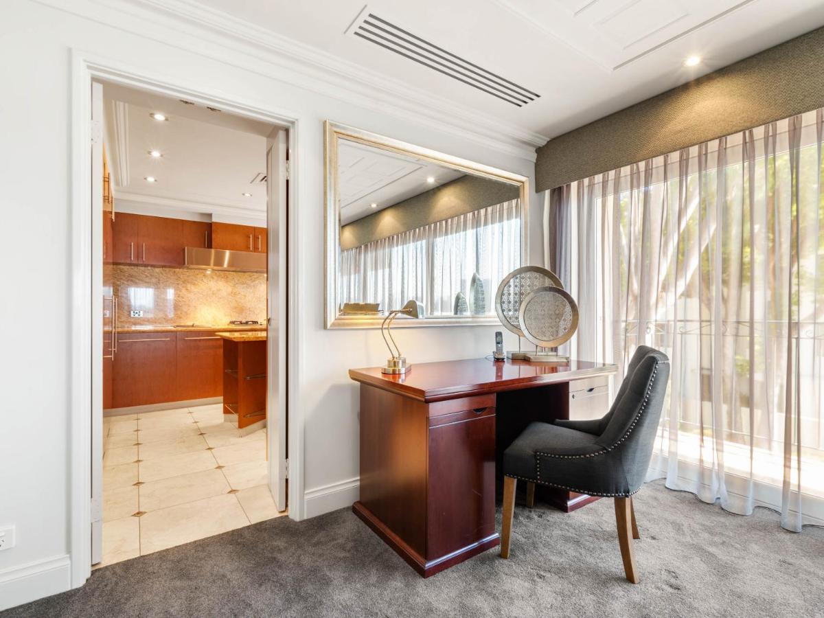 The Peninsula Riverside Serviced Apartments Perth Eksteriør billede